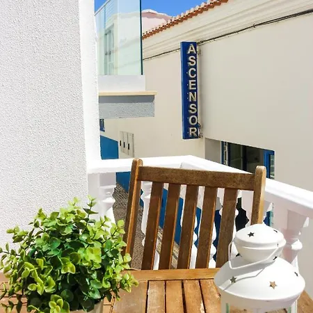 Ascensor House Ferienhaus Nazaré