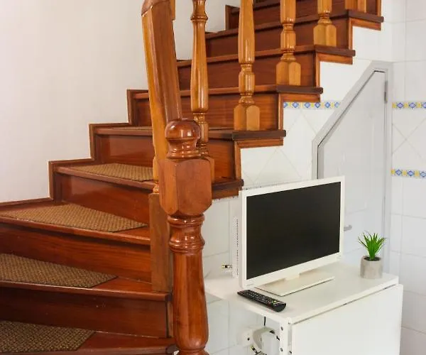 Ascensor House * ナザレ